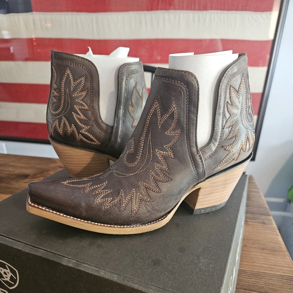 Ariat Dixon Booties